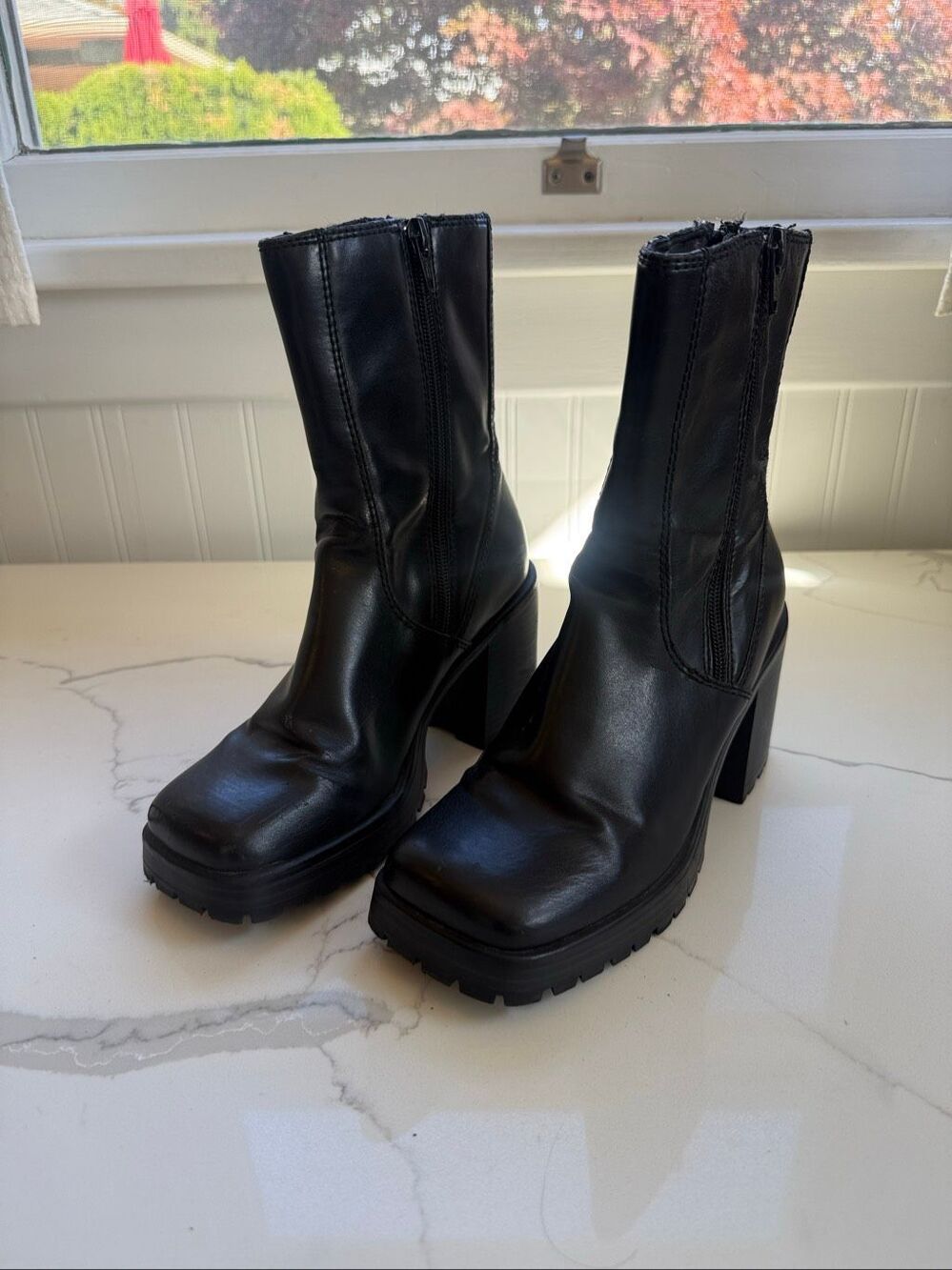 Y2K Vintage Unionbay Faux Leather Square Toe Chunky Sole mid shaft Boots black 5